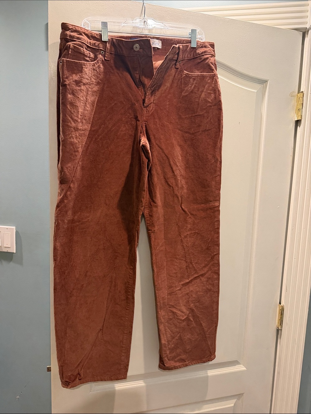 Old Navy Women’s Corduroy Pants in Rust Brown